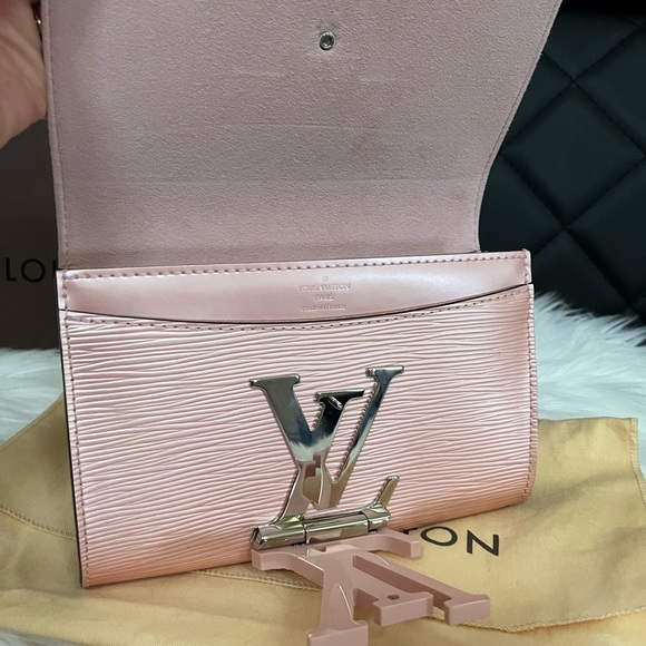 Louis Vuitton Louise Epi Leather PM Bag in Rose Claire / Light Pink - Picture 6 of 12